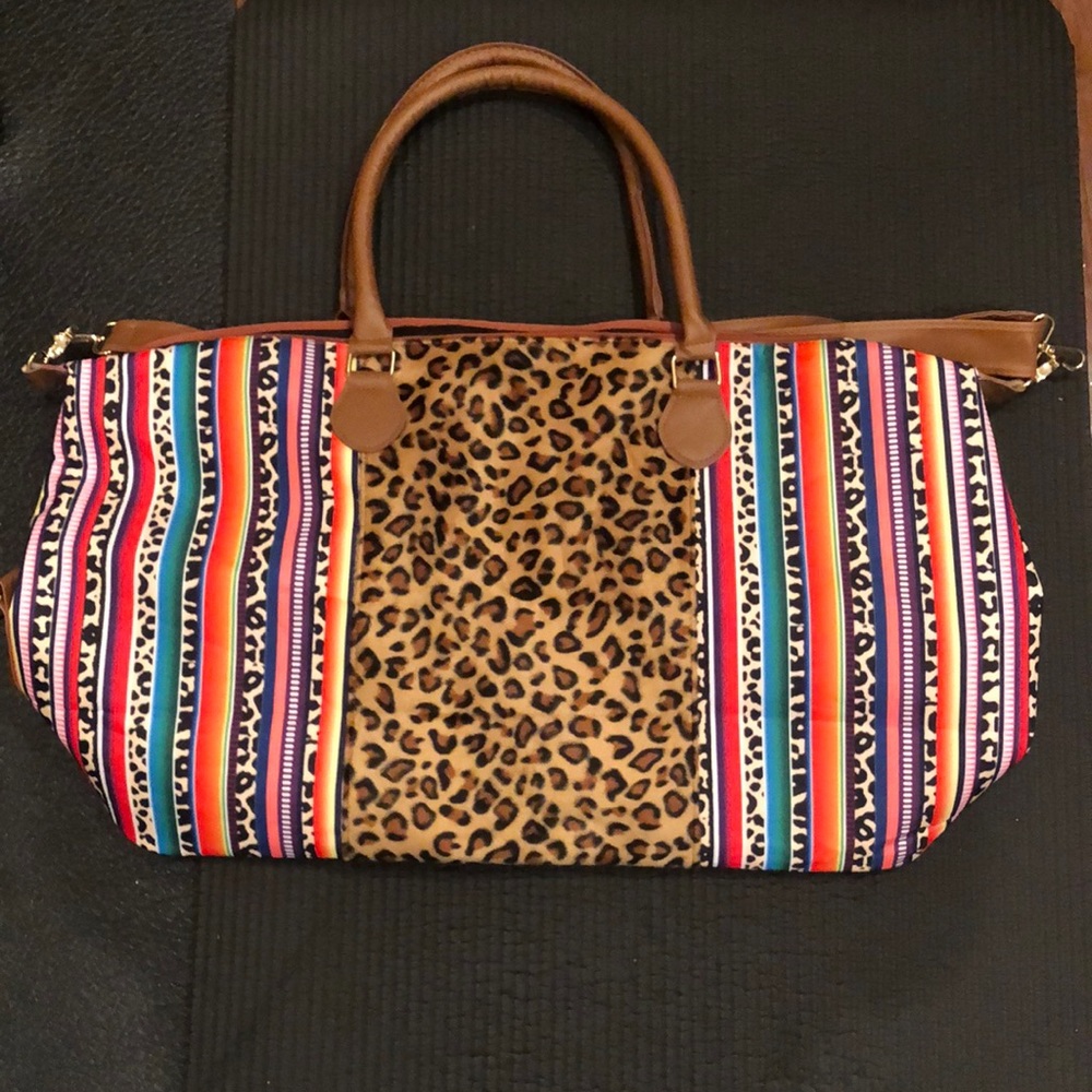 New colorful leopard travel bag